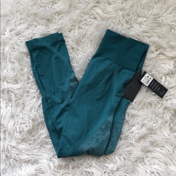 NEW • NUX • Geneva Seamless Leggings Scuba - Picture 5 of 6